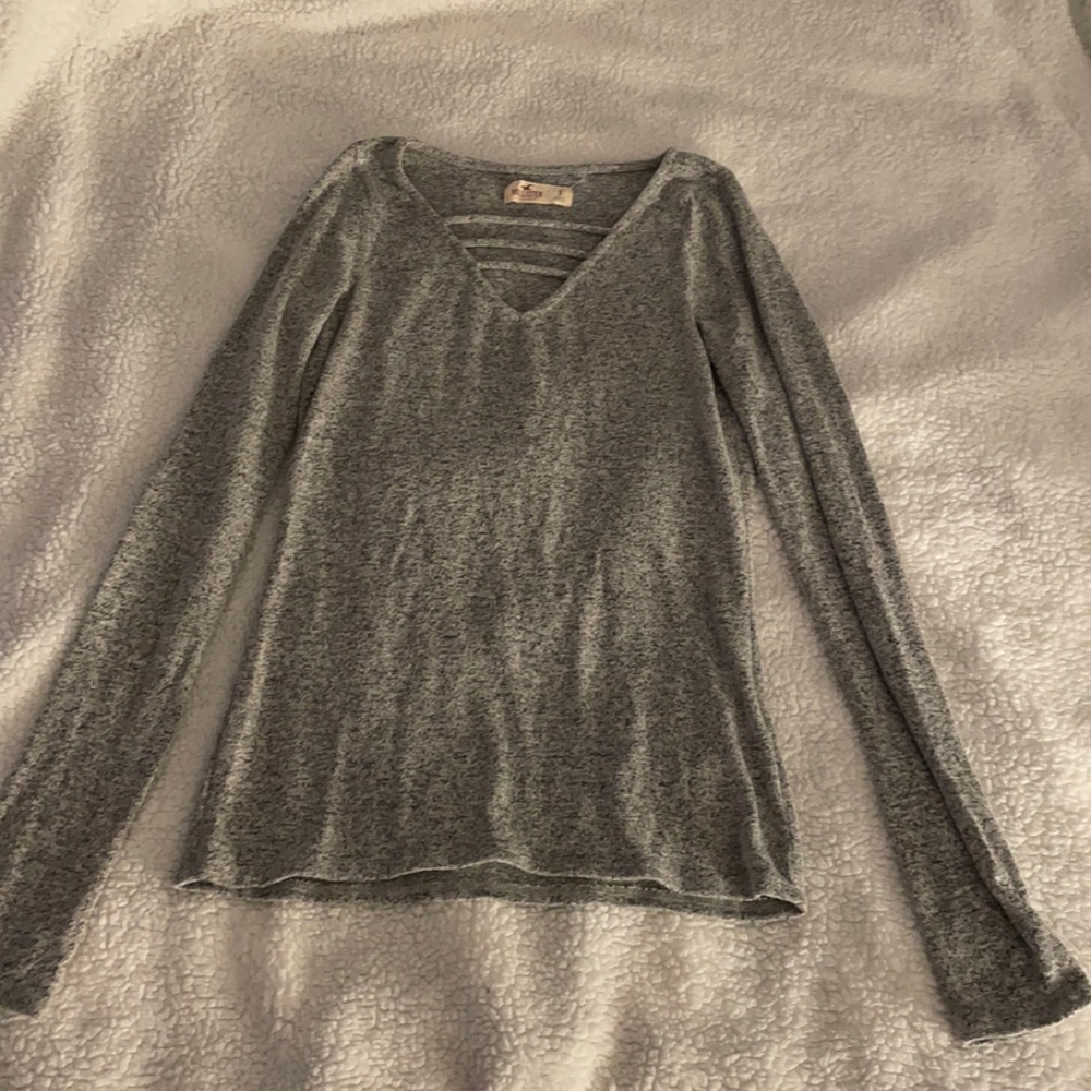 Gray long sleeve shirt